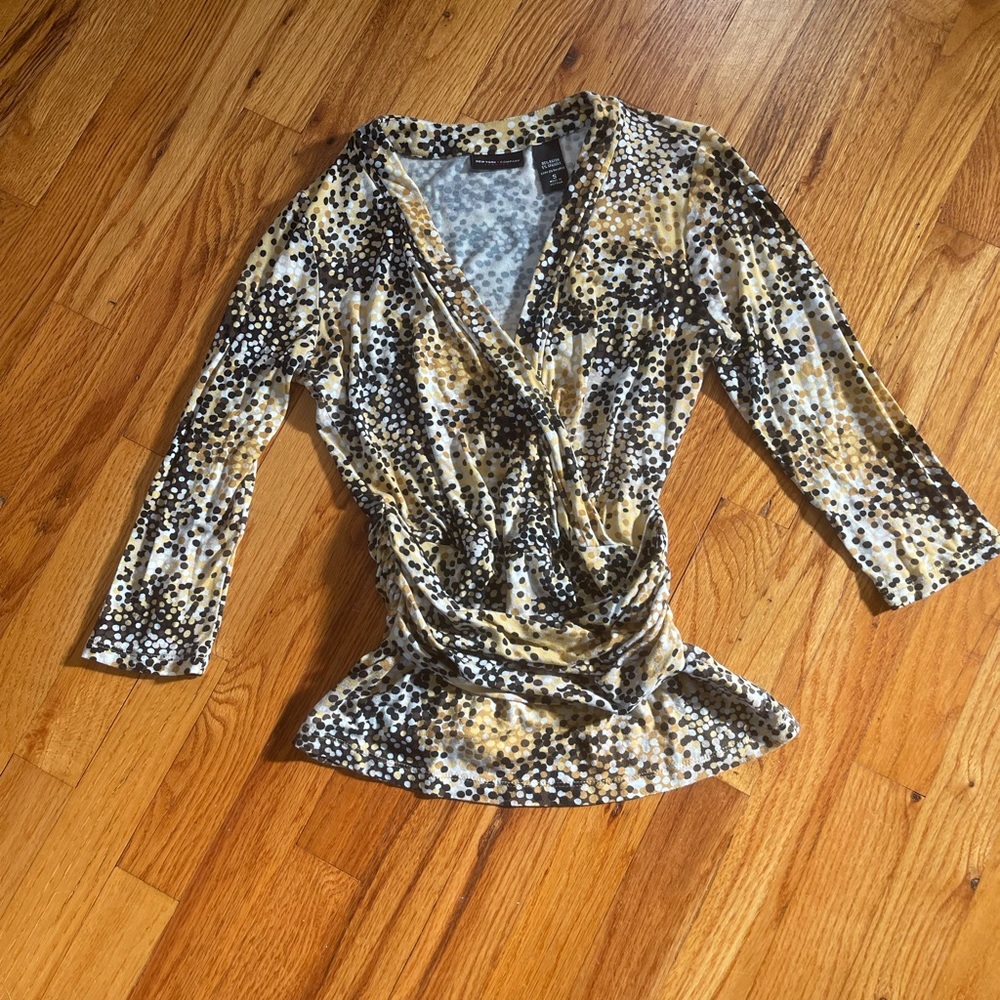 🛍  New York & Company Wrap Waist Top